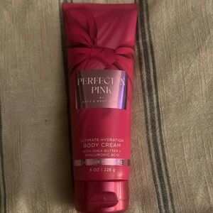 Perfect In Pink
Ultimate Hydration Body Cream